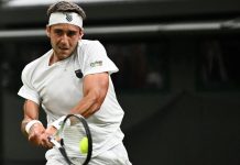 Francisco Cerúndolo arrancó con un triunfo en Queen’s y Tomás Etcheverry se despidió en Halle ante Daniil Medvedev