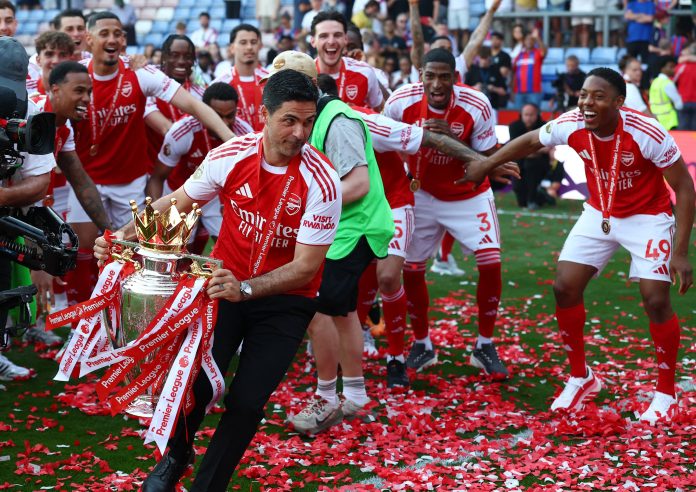 Himnos rivales, videos con errores y fortaleza defensiva: el método de Arteta para convertir al Arsenal en campeón