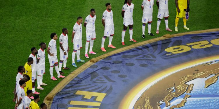 La inédita historia de Haití: de su triunfo perdido contra Brasil al periplo de jugar fuera del país para clasificar al Mundial