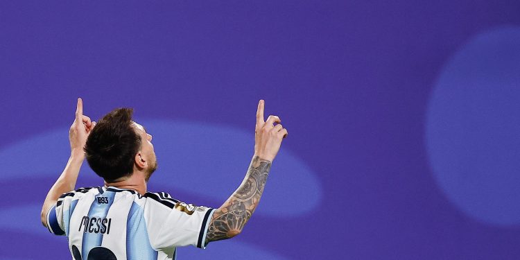 O juremos con gloria morir