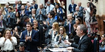 Qué es la moción de censura y qué necesita la oposición para remover al jefe de Gabinete Manuel Adorni
