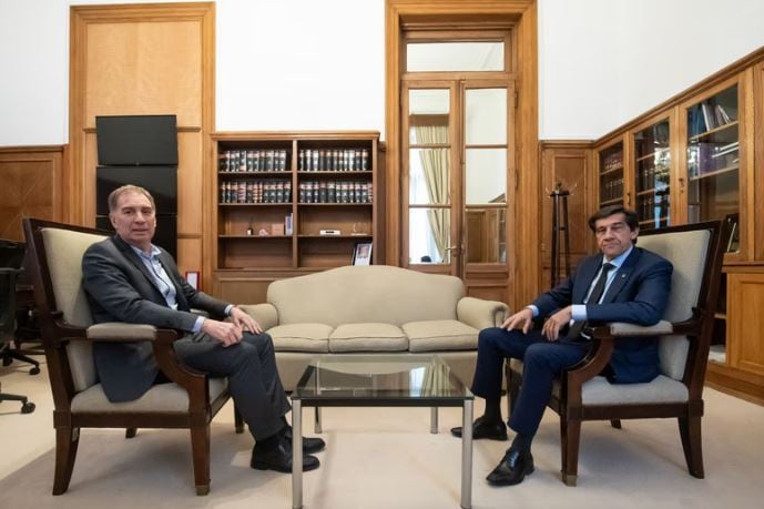 Santilli se reunió con el gobernador de Jujuy en busca de reforzar el apoyo de “dialoguistas” en el Congreso