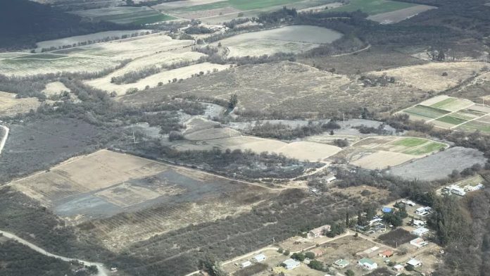 El gobierno de Salta sobrevoló las zonas incendiadas por el viento zonda y hay nuevas alertas