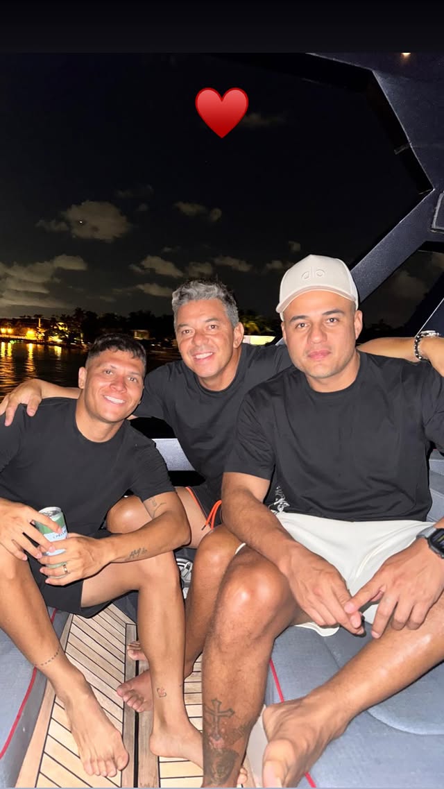 El posteo de Juanfer Quintero con Marcelo Gallardo en un yate que encendió las redes tras su salida de River Plate