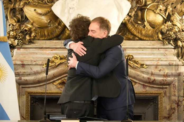 Fin al presidente antisistema: Milei ya tiene su “casta” y se aferra al dogma económico