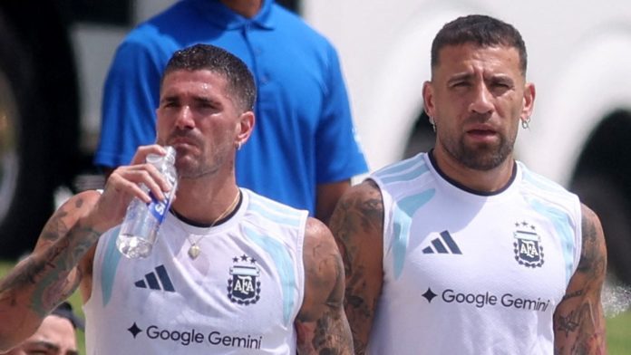 “Fuiste un ejemplo y uno de los comandantes”: el sentido mensaje de De Paul a Otamendi tras su despedida de la selección argentina