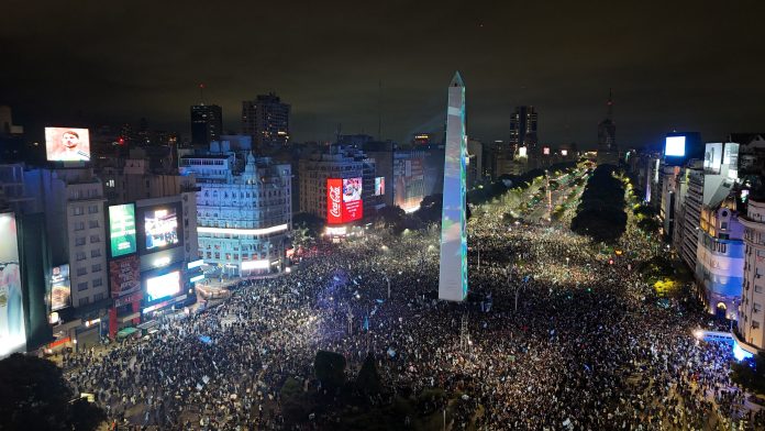 La AFA envió un emotivo mensaje a los hinchas y anunció que no todos los jugadores regresarán a la Argentina