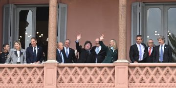 La caída de la imagen preocupa al Gobierno y busca comenzar a “ganar la discusión sobre la reactivación”