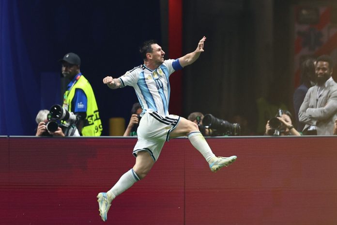 La estrella de Hollywood que llenó de elogios a Lionel Messi en pleno Mundial: “Es un héroe en mi casa”