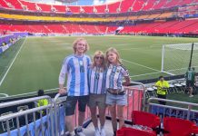 La euforia de los hijos de una leyenda del rock tras ver en vivo el triunfo de Argentina ante Suiza: “¡Increíble!”