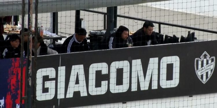 La primera aparición pública de Lionel Messi tras la final del Mundial: fue a ver un partido de Primera C