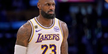 LeBron James dejó Los Angeles Lakers tras ocho temporadas y jugará en Philadelphia 76ers a los 41 años: “No voy por el dinero”
