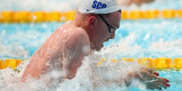 Quién es Archie Goodburn, el nadador escocés con tres tumores cerebrales que llegó a una final de los Juegos de la Commonwealth