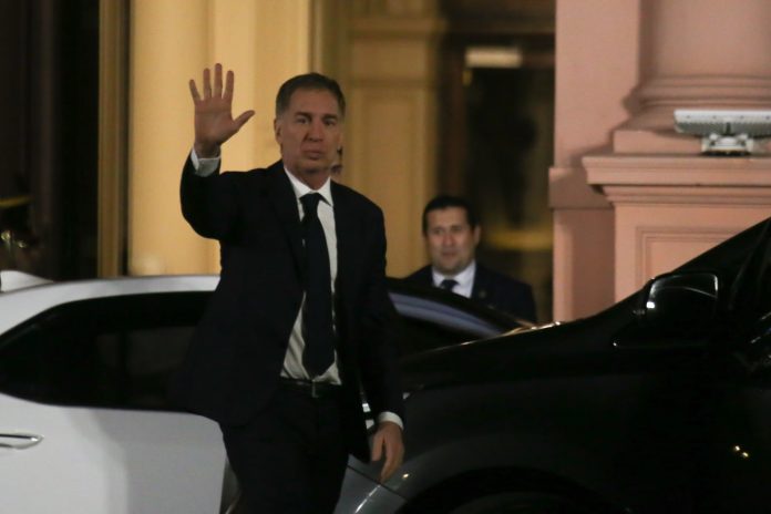 Santilli le toma el gusto a la nueva posición, las colectoras como “salvoconducto” y el factor Pettovello en la salida de Adorni