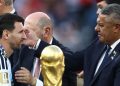 Sin la Copa y sin Messi en el avión, vuelve Tapia y deberá enfrentar tres frentes de tormenta tras la pausa del Mundial