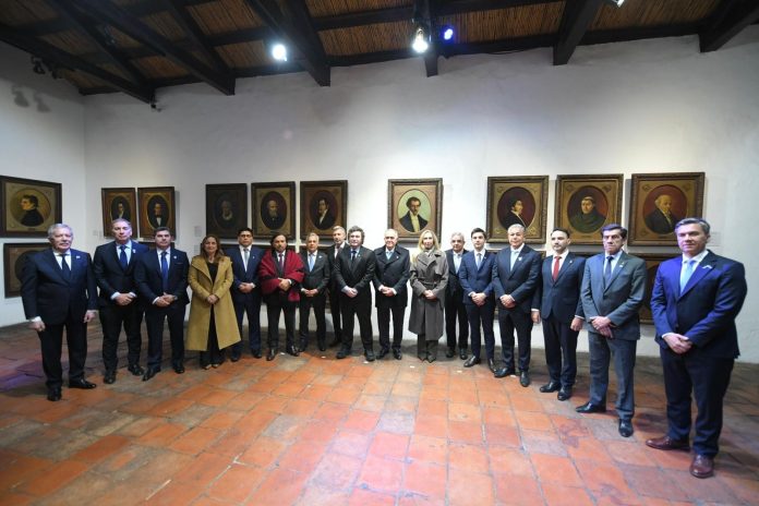 Tras el acto por el Día de la Independencia, el gobernador de Santiago del Estero pidió más recursos y obras para las provincias