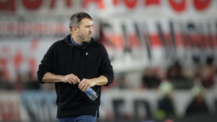 9 frases de Coudet tras el 2-2 de River ante Vélez: qué debe corregir el equipo, por qué salió Correa y la sequía de Beltrán y Borré