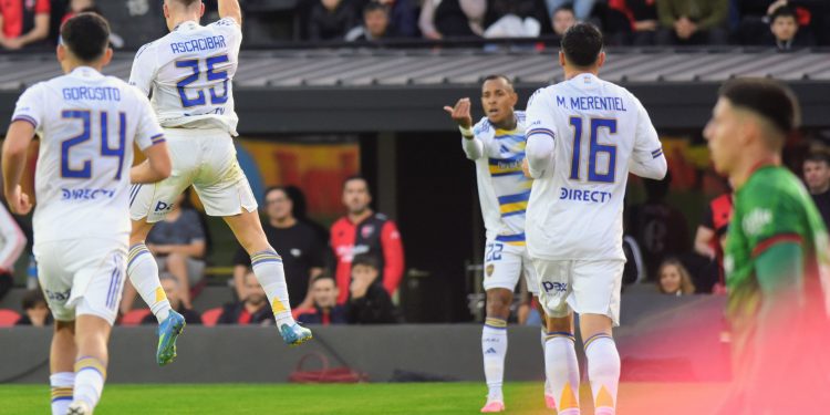 Centro preciso de Villa y cabezazo perfecto de Ascacíbar: el gol con el que Boca se puso en ventaja ante Newell’s en Rosario