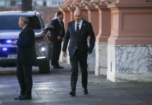 Con la participación de Sturzenegger, la mesa política ajusta la agenda legislativa y ordena la comunicación