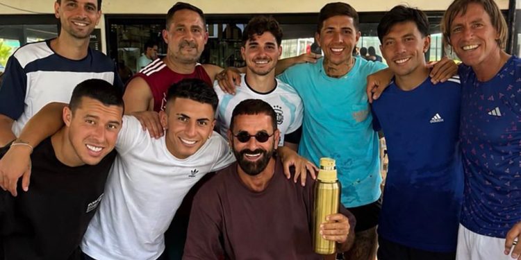 El encuentro de cuatro futbolistas de la selección argentina en Ibiza en medio del mercado de pases europeo