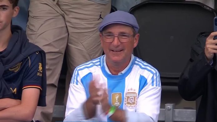 El festejo de Lucha Aymar y la eufórica celebración de Cachito Vigil tras la consagración de Las Leonas en el Mundial de hockey