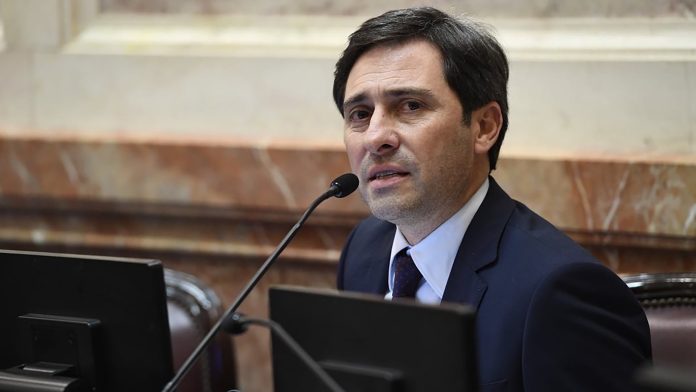 El jefe del bloque PRO en el Senado relativizó la negociación con LLA y cuestionó el programa económico: «Está complicada la calle»
