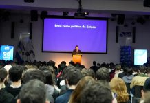 Fuerte operativo de seguridad y hermetismo en una visita de Milei a una escuela secundaria: dio una charla sobre Ética e IA