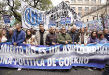 La CGT y las CTA analizan movilizarse este viernes ante Trabajo en reclamo de un fuerte aumento del salario mínimo