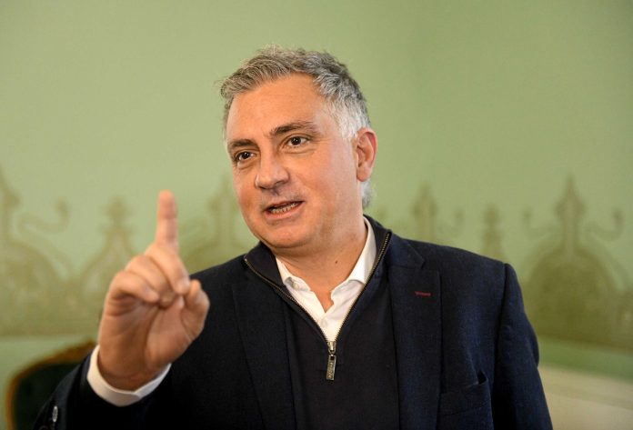 La Libertad Avanza bonaerense presiona por la unicameralidad y un lugar en la Suprema Corte