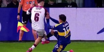La lupa sobre la dura entrada de Leonel Flores que generó controversia en el triunfo de Boca Juniors ante Lanús