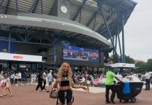 El gesto viral de la futbolista Trinity Rodman con su novio tenista en pleno partido del US Open: la particular camiseta que lució