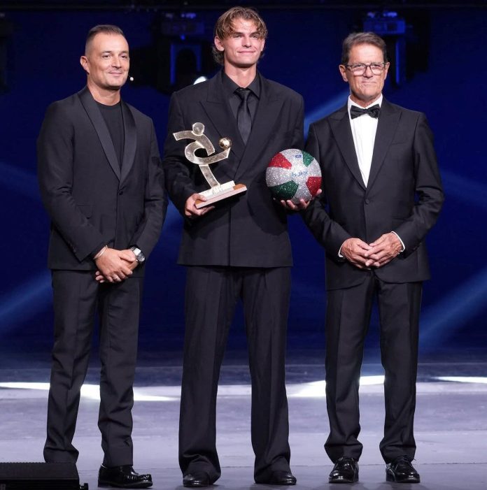 Nico Paz fue premiado en Italia: del guiño a Messi al filoso elogio de una leyenda